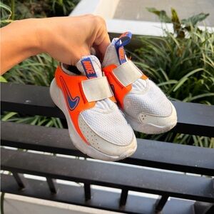 Nike flex Kids boys girls 9c Sneakers - Orange and White